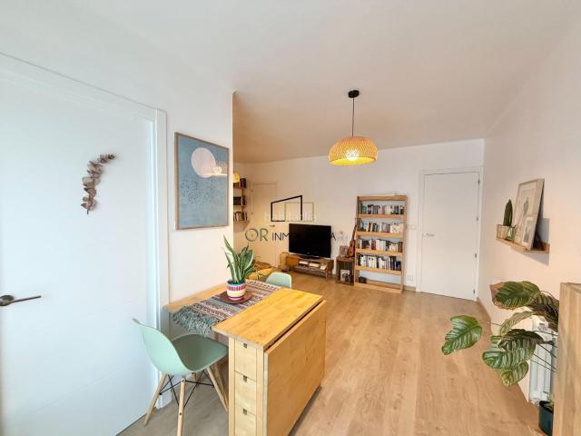Piso en venta en Vilafranca del Penedès, Sant Julià. Piso reformado de dos habitaciones con balcón en Sant Julià, Vilafranca del Penedès. Pisos Vilafranca del.