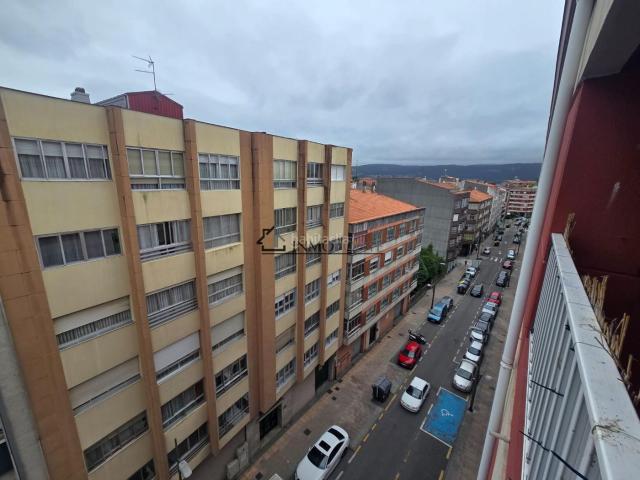 Piso en venta en Marín. ático de 130 m con gran potencial en el corazón de Marín. Oportunidad en una de las zonas más cómodas y demandadas de Marín. Situa. Pisos.
