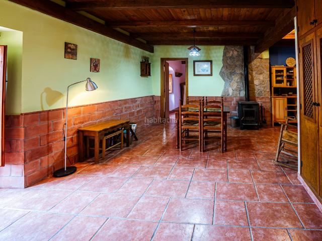 Piso en venta en Vilanova de Prades. Encantador piso reformado en un entorno rural único. Pisos Vilanova de.