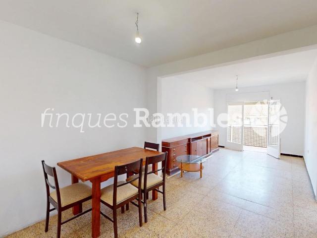 Piso en venta en Vilanova del Camí. Amplio piso en Vilanova del camí. Pisos Vilanova del.