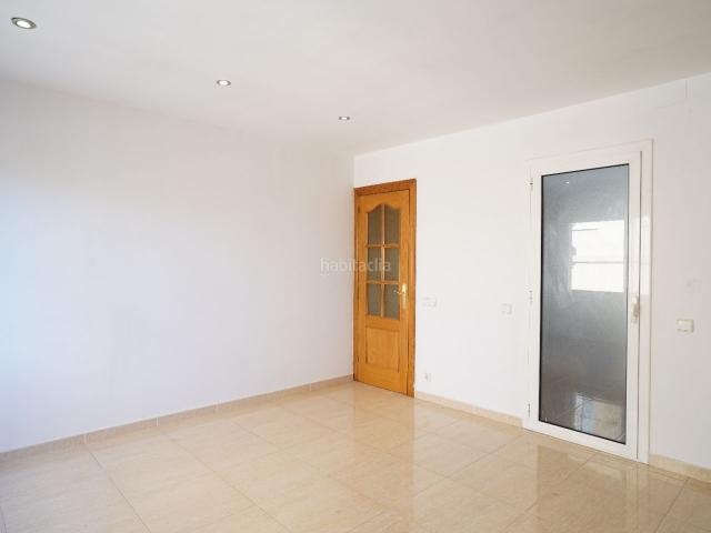 Piso en venta en Vilanova del Camí. ¡INVERSIÓN SEGURA! Piso con inquilino solvente 70% deducción IRPF Centro Vilanova del Camí. Pisos Vilanova del.