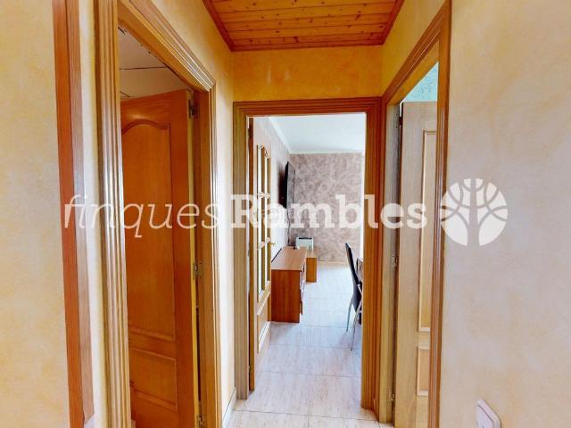 Piso en venta en Vilanova del Camí. Piso de 3 habitaciones con suite y balcón en Vilanova del Camí. Pisos Vilanova del.