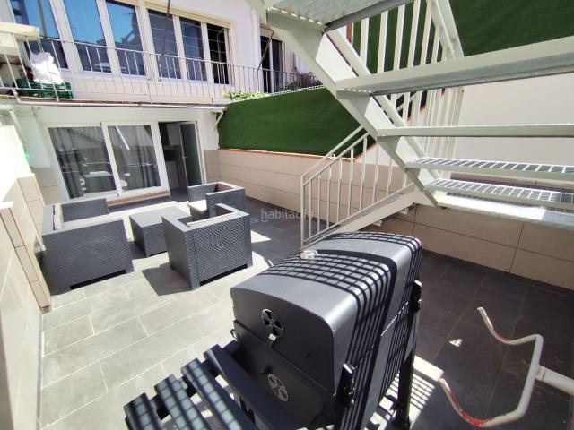 Piso en venta en Vilanova del Camí. Vivienda reformada con anexo independiente y patio privado. Pisos Vilanova del.