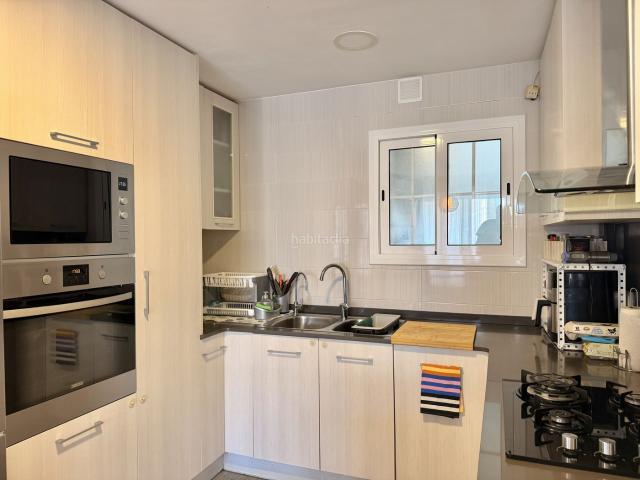 Piso en venta en Vilanova i la Geltrú, Barri de Mar Costa Dorada. PISO DE 3 HABITACIONES, 2 BALCONES Y ASCENSOR JUNTO A LA RAMBLA DE LA PAU. Pisos Vilanova i la.