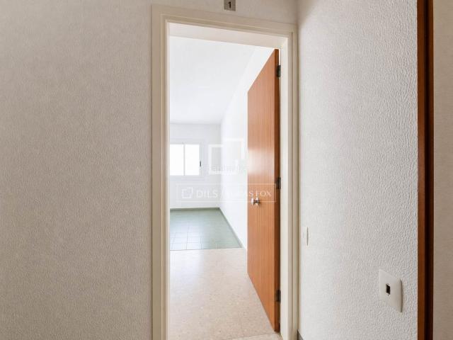 Piso en venta en Vilanova i la Geltrú, Barri de Mar Costa Dorada. Piso esquinero, luminoso y con todo el potencial para crear el hogar que imaginas. Pisos Vilanova i la.