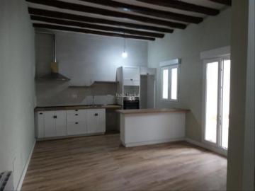 Piso en venta en Vilanova i la Geltrú, Centrevila Costa Dorada. BAJOS REFORMADO A ESTRENAR. Pisos Vilanova i la.