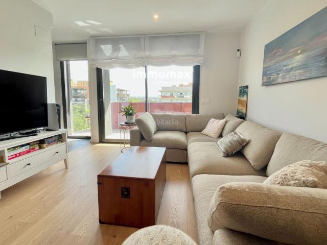 Piso en venta en Vilanova i la Geltrú, La Geltrú Sant Jordi Costa Dorada. Exclusiva vivienda de obra nueva con terraza y piscina en Vilanova i la Geltrú. Pisos Vilanova i la.