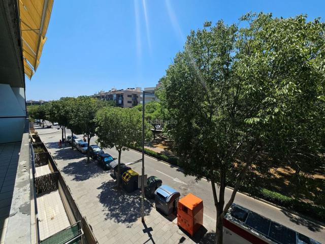 Piso en venta en Vilanova i la Geltrú, La Geltrú Sant Jordi Costa Dorada. Fantástico piso con terraza, parking y trastero en Rambla Sant Jordi Vilanova i la Geltrú. Pisos Vilanova i la.