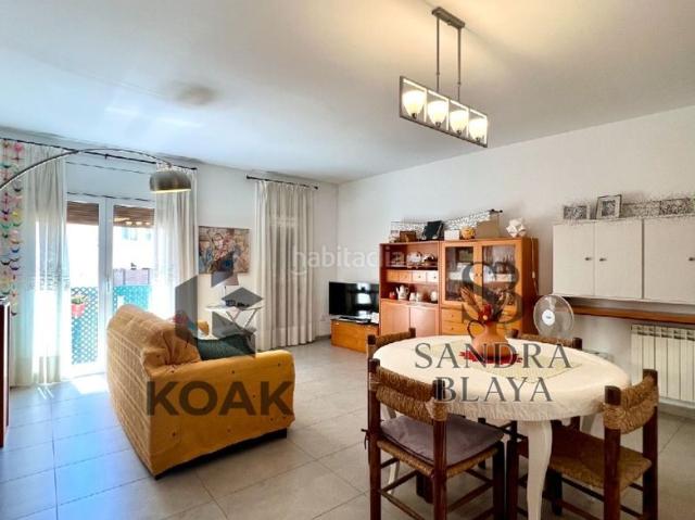 Piso en venta en Vilanova i la Geltrú, La Geltrú Sant Jordi Costa Dorada. Luminoso, esquinero y con dos baños. Pisos Vilanova i la.