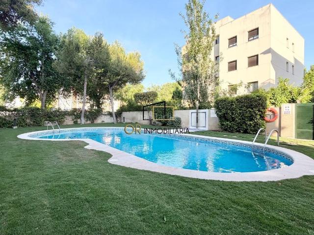 Piso en venta en Vilanova i la Geltrú, Ribes Roges Costa Dorada. Espectacular ático dúplex con terrazas, piscina y parking doble a 2 minutos de la playa en Ribes Roges. Pisos Vilanova i la.