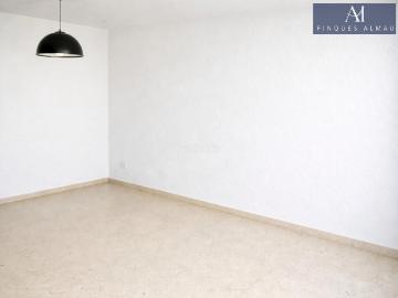 Piso en venta en Vilanova i la Geltrú, Ribes Roges Costa Dorada. Piso en Ribes Roges primera línea de mar. Pisos Vilanova i la.