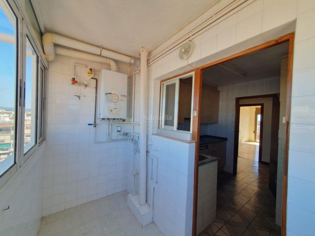 Piso en venta en Vilanova i la Geltrú, Sant Joan Costa Dorada. Piso alto con vistas y con potencial de reforma. Pisos Vilanova i la.