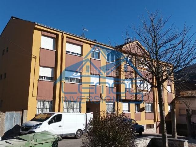 Piso en venta en Villablino. Pisos.