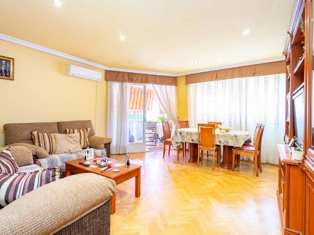 Piso en Venta en Villafontana Estoril I