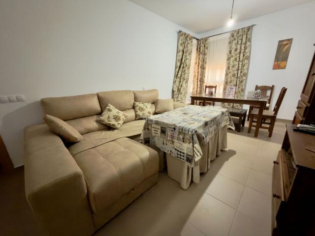 Piso en venta en Villamartín. Piso Luminoso con Ascensor, Vestidor y Trastero. Pisos.