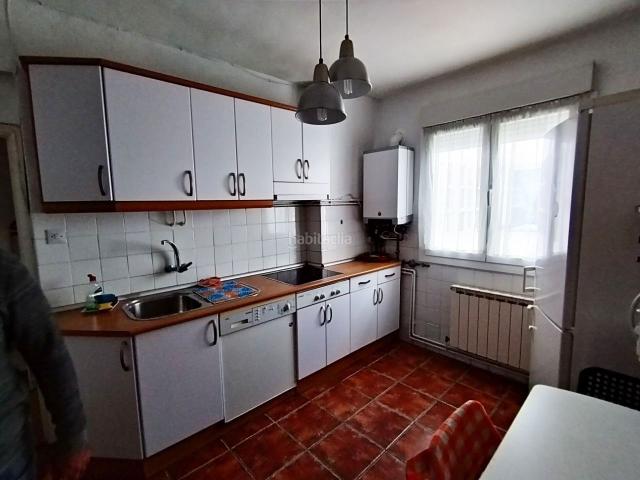 Piso en venta en Villarcayo de Merindad de Castilla la Vieja. Se vende piso en Villarcayo reformado disponible también en alquiler con opción a compra. Pisos Villarcayo de Merindad de Castilla la.