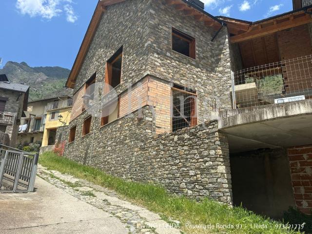 Piso en venta en Espot Pirineos. Pisos.
