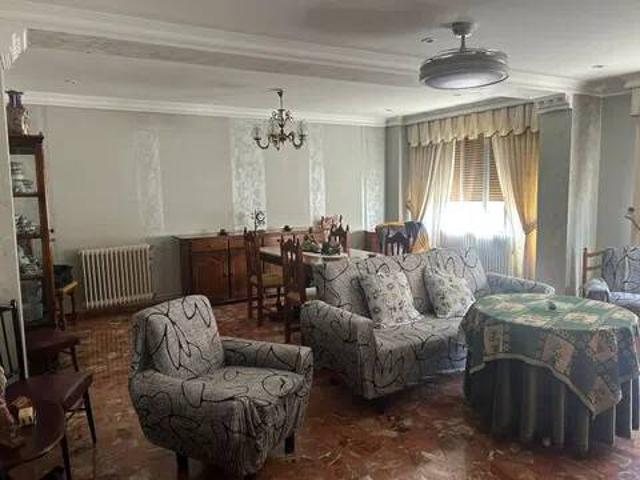 Piso en Venta en Villarrobledo