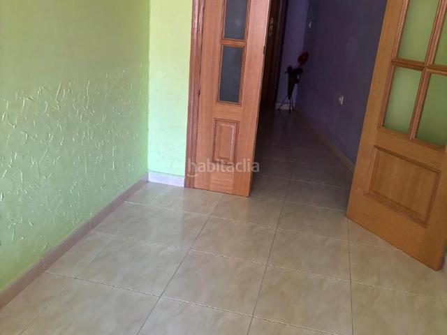 Piso en venta en Villarrobledo. piso seminiuevo con un precio de 80000 con garaje y trastero. Pisos.