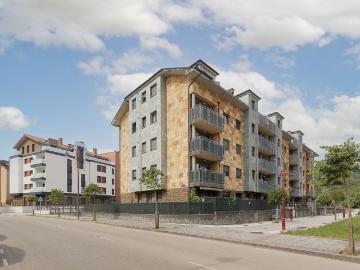Piso en venta en Villaviciosa, Villaviciosa Amandi. VILLAVICIOSA, piso impecable con TERRAZA a 5 minutos de la PLAYA de Rodiles. A tan solo 5 minutos de una de las playas más bonitas. Pisos.