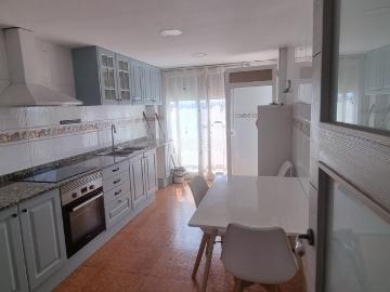 Piso en venta en Vinalesa. Muy buen piso en Vinalesa seminuevo, 110 m2, 3 dormitorios, 2 wc, garaje, 1º con ascensor,luminoso. Pisos.