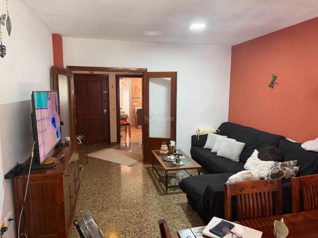 Piso en venta en Xaló. Amplio y luminoso apartamento en Jalon con excelente ubicación y vistas. Pisos.