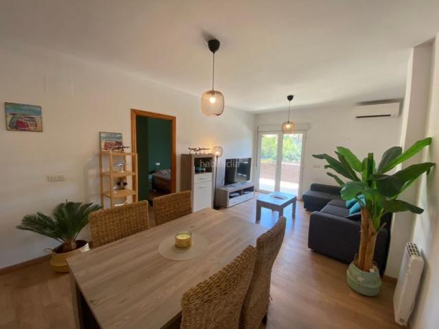 Piso en venta en Xaló. Piso atico de 3 habitaciones y terraza. Pisos.