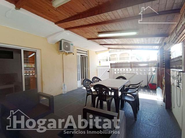 Piso en venta en Xeraco. REFORMADO, ACOGEDOR CON TERRAZA EN PRIMERA LÍNEA DE PLAYA. Pisos.