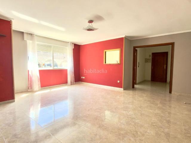 Piso en venta en Xinzo de Limia. Piso en Venta Centro de la Villa de Xinzo con 4 habitaciones y 2 baños. Pisos Xinzo de.