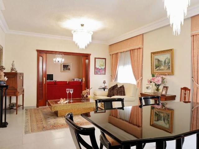 Piso en venta en Xixona. Espacio y Confort en el Centro. Pisos.
