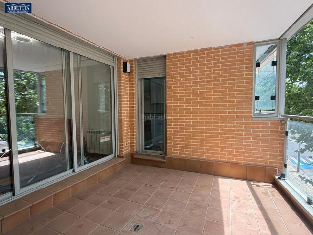 Piso en venta en Yebes, Yebes Valdeluz. ESPECTACULAR VIVIENDA EN VALDELUZ CON TERRAZA, GARAJE, TRASTERO Y PISCINA. Pisos.
