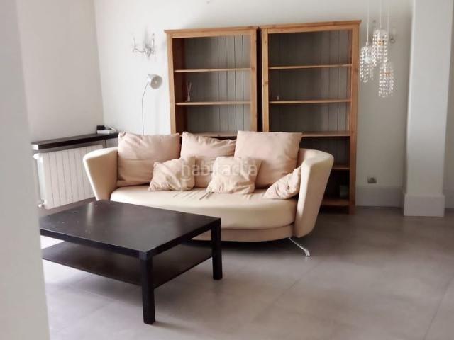 Piso en venta en Zafra. Piso 2 dorm, lavadero, balcón, calefacción, aire. Pisos.