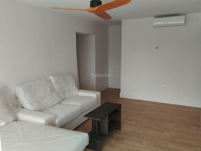 Piso en venta en Zafra. Zona Catalanes. Reforma integral. 2 dorm, 2 baños. Pisos.
