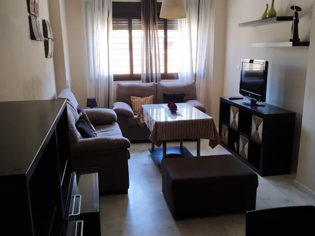 Piso en venta en Zafra. Zona juzgados. 3 dorm, patio, calefacción. Pisos.
