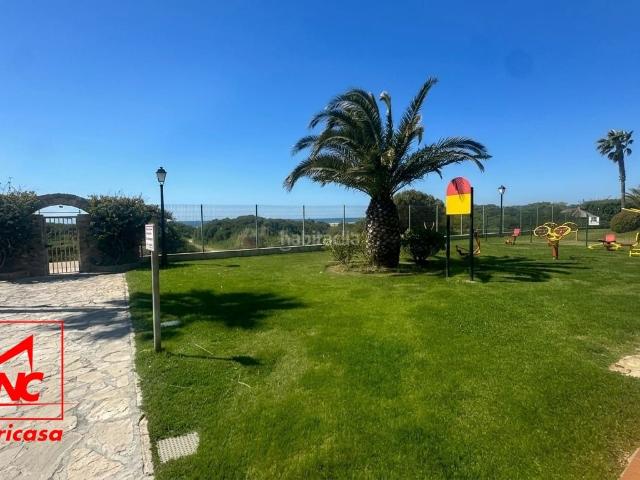 Piso en venta en Zahara de los Atunes, Atlanterra. Descubre este espectacular apartamento con vistas al mar, situado en la exclusiva urbanización Mar de Plata, en Zahara de los At. Pisos Zahara de.
