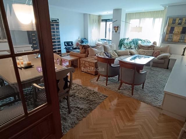 Piso en venta en Zamora, Candelaria Peña de Francia. VENTA DE PISO EN ZAMORA AVDA.PORTUGALJARDINES URSICINA MARTÍNEZ, 3 DORMITORIOS, 3 BAÑOS. GARAJE Y TRASTERO OPCIONAL. Pisos.