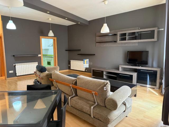 Piso en venta en Zamora, Casco Antiguo. PISO EN VENTA CON 2 DORMITORIOS Y POSIBILIDAD DE PLAZA DE GARAJE EN PLENO CENTRO DE ZAMORA. Pisos.