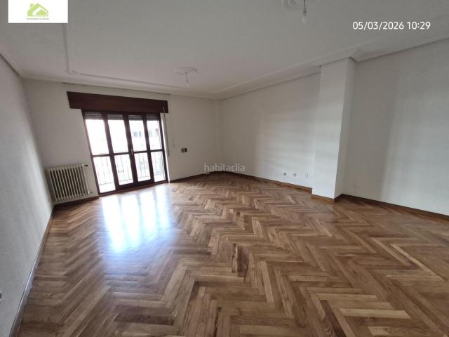 Piso en venta en Zamora, Casco Antiguo. VENTA PISO, SANTA CLARA, 4 HABITACIONES, 2 BAÑOS, GARAJE. Pisos.