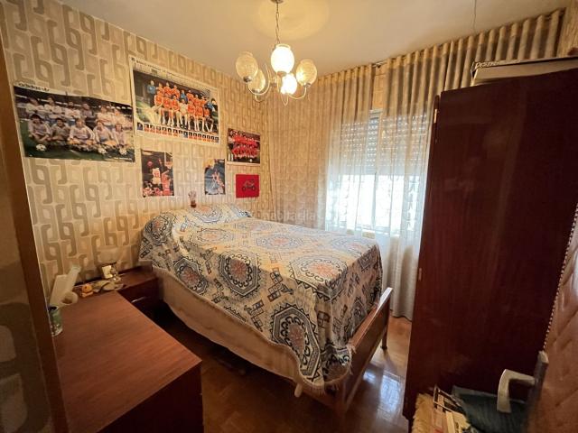 Piso en venta en Astorga. Venta piso en Astorga con garaje y trastero. Necesita reforma. Pisos.