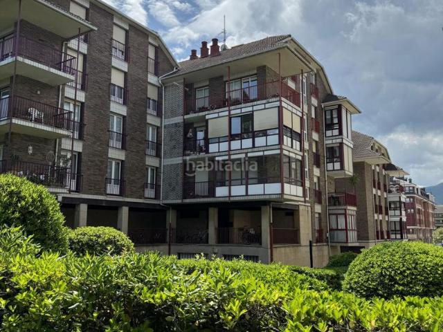 Piso en venta en Zarautz. BONITO PISO MUY LUMINOSO A UN MINUTO DE LA PLAYA. Pisos.