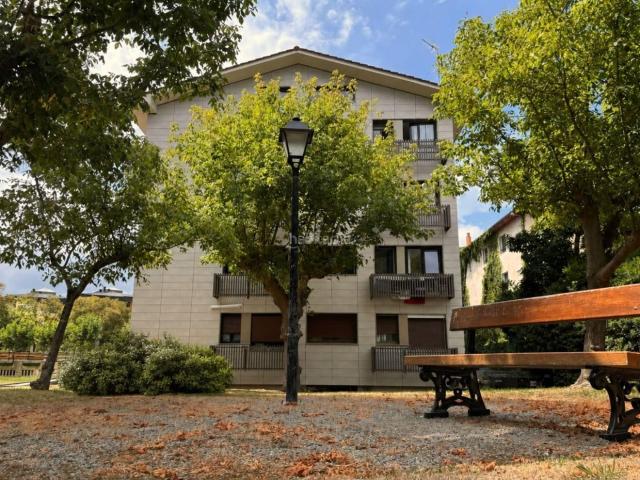 Piso en venta en Zarautz. Exclusivo apartamento recién reformado a sólo un minuto a pie de la playa de Zarautz. Pisos.