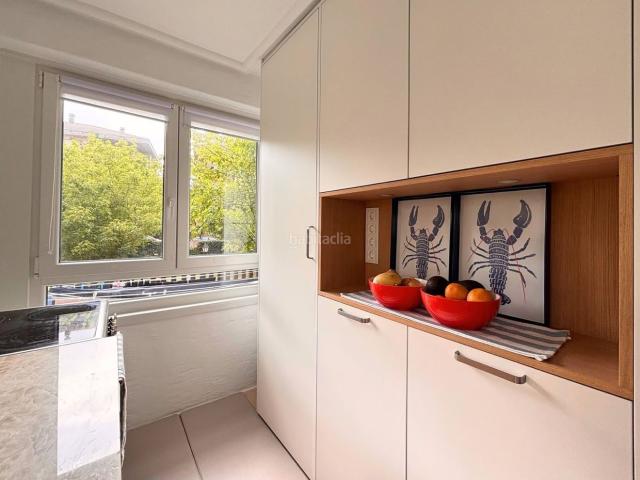 Piso en venta en Zarautz. Exclusivo apartamento reformado junto a la playa de Zarautz. Pisos.