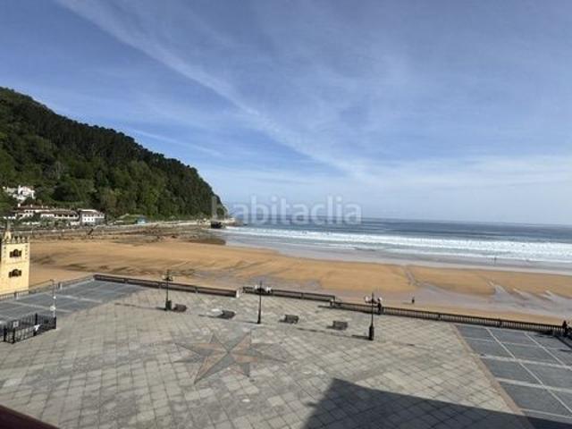 Piso en venta en Zarautz. PISO EN PRMERA LINEA DE PLAYA CON GARAJE Y TRASTERO. Pisos.
