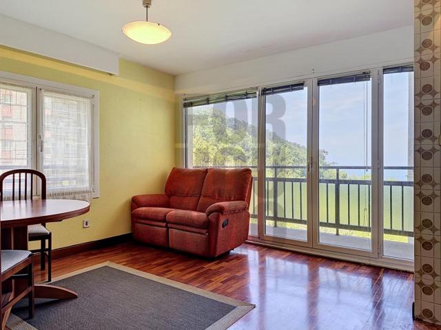 Piso en venta en Zarautz. Piso Luminoso con Vistas al Mar en Zarautz. Pisos.