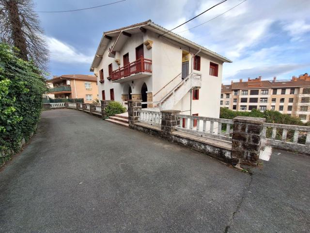 Piso en venta en Zarautz. Pisos.