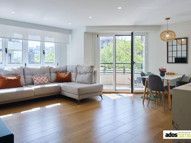Piso en venta en Zarautz. Preciosa vivienda en San Pelaio, con una terraza de 24 m. Pisos.