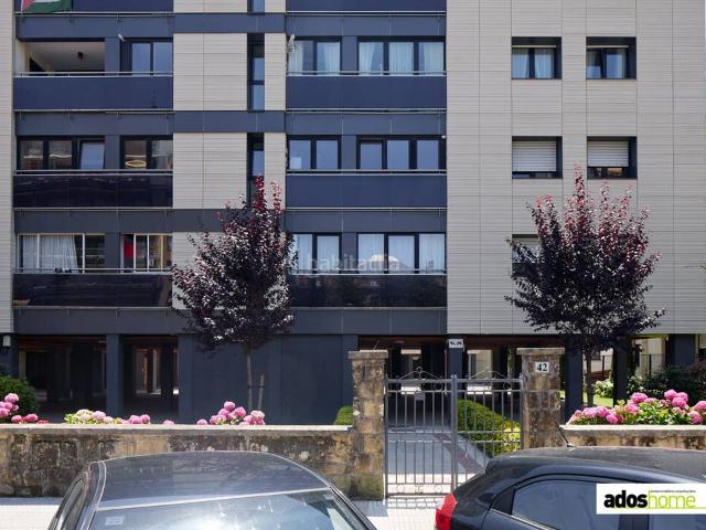 Piso en venta en Zarautz. Vivienda a un paso de la playa y del centro urbano. Pisos.