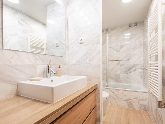 Piso en venta en Zaragoza, Alfonso. Exclusivo Apartamento en Plaza de España Lujo, Vistas al Pilar y el Pulso de Zaragoza en Puerta Cinegia. Pisos.