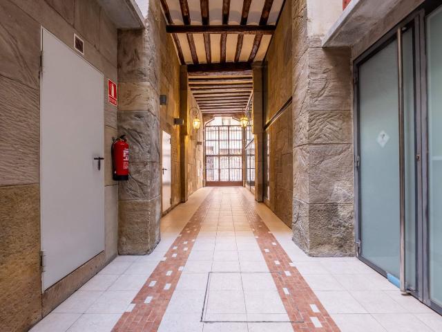 Piso en venta en Zaragoza, Alfonso. Piso en Centro histórico. Edificio representativo rehabilitado íntegramente en 2004. Pisos.