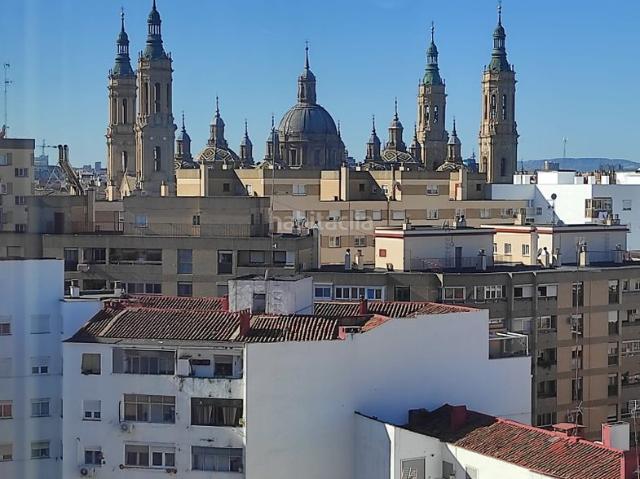 Piso en venta en Zaragoza, Arrabal. Piso con garaje en planta alta muy luminoso en venta en la calle Sobrarbe. Pisos.